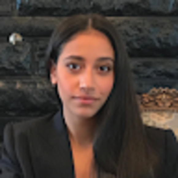 Meet your Posher, Fatima - Picture 1 of 1